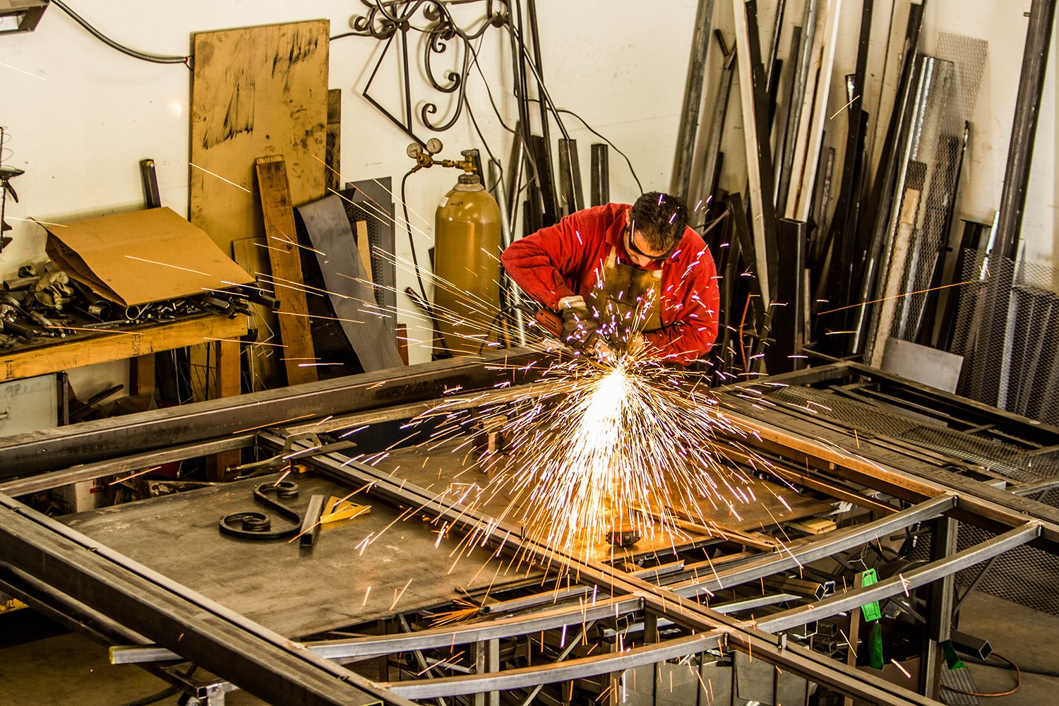 Demir Apartman Kapısı